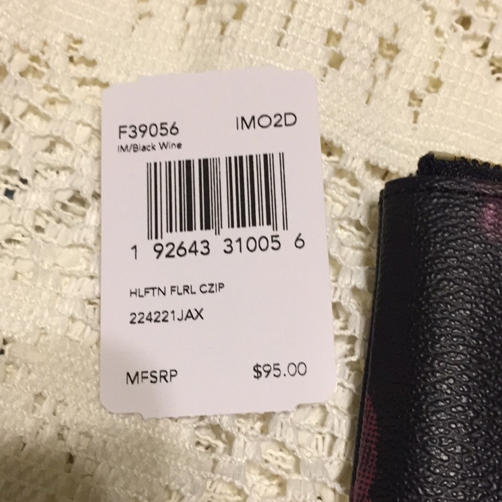 SALE- Last one! Coach Corner Zip Wristlet 🌺 - Picture 2 of 6